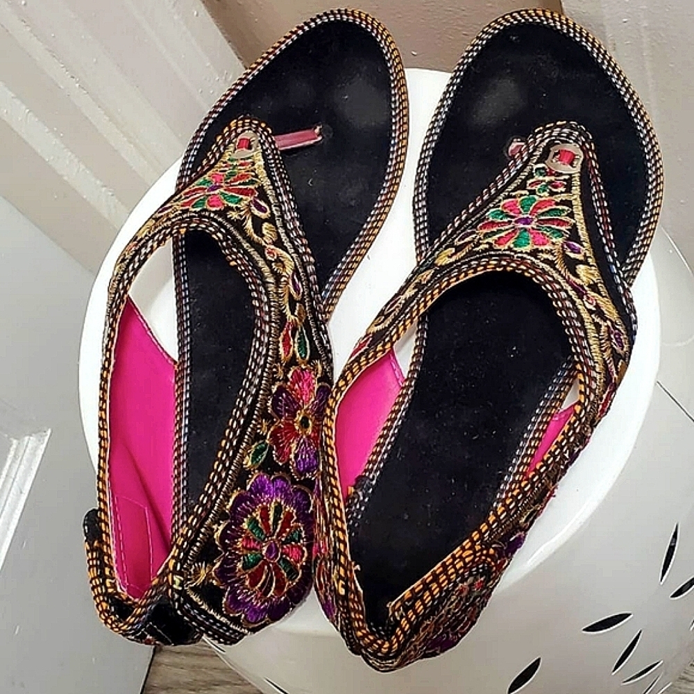 Indian Style Boho traditional Open Toe Sandals Embroidered Flat. 8.5 🌴 - Picture 3 of 10